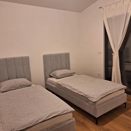 Deluxe Habiba Farah  Bihac