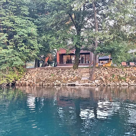 Deluxe Habiba Farah * Bihac